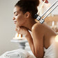 femme épanouie utilisant le diapason